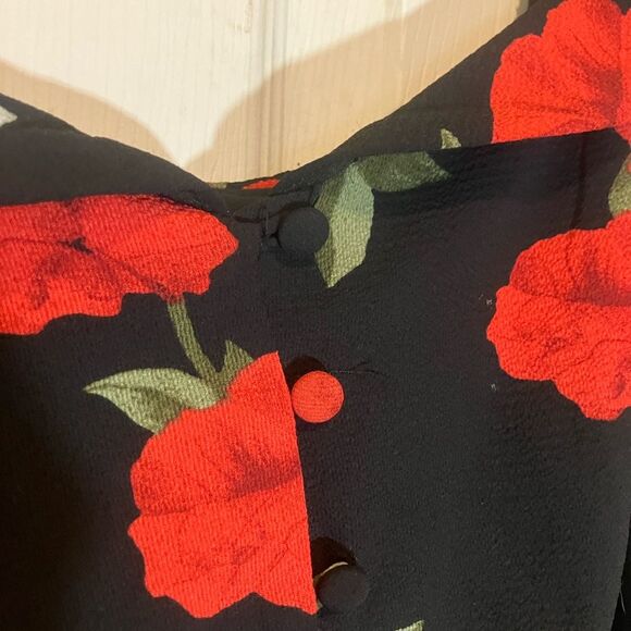 Premier Amour NWT, asymmetrical dress, cloth buttons, shoulder cut out, size 8 - Picture 4 of 5